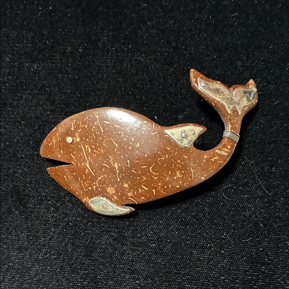 Handcrafted vintage Brown Coconut Shell Whale Brooch - Natural Finish